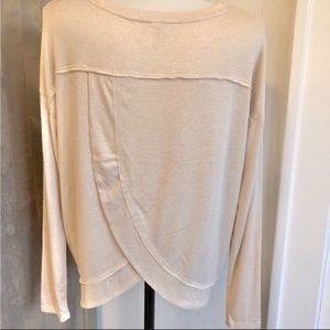🍂Mudd Split Beige Open Tulip Back, Long Sleeve Top🍂~sm (also have it in black)